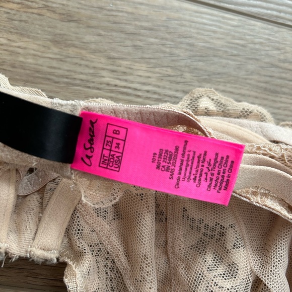 Lace bra - Picture 3 of 3